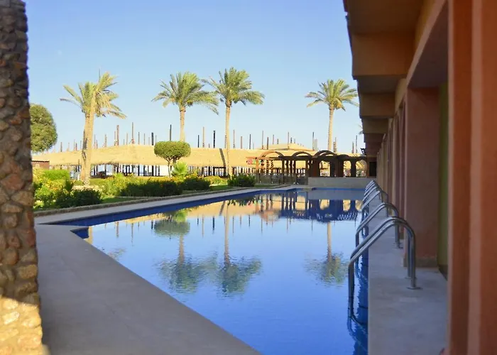 Sea Edge By Rotana Resort