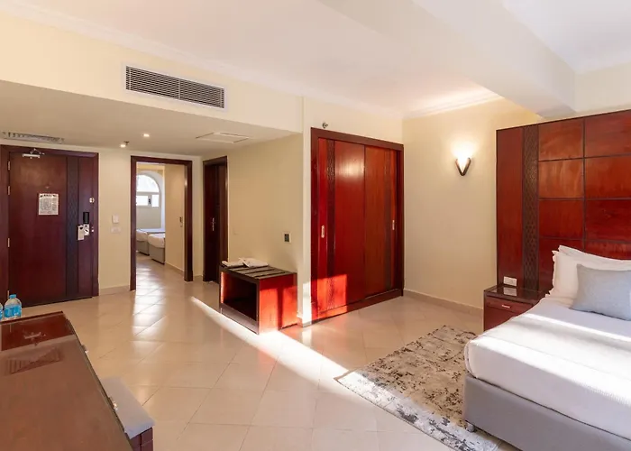 Resort Sea Edge By Rotana 5*